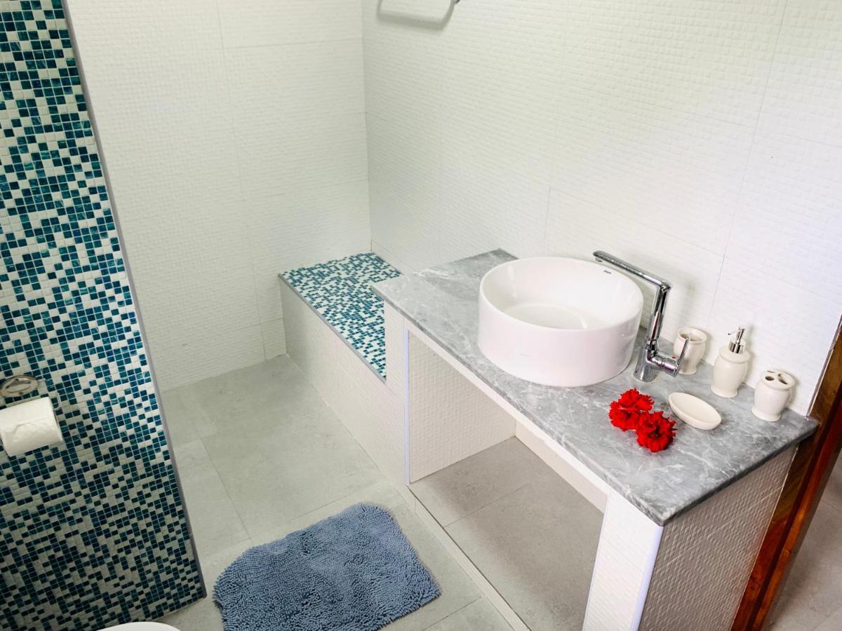 Horizon View Apartment Victoria Bagian luar foto