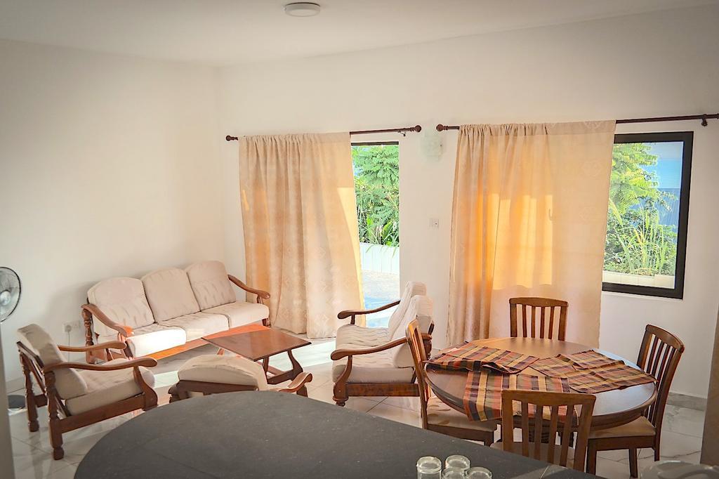 Horizon View Apartment Victoria Bagian luar foto